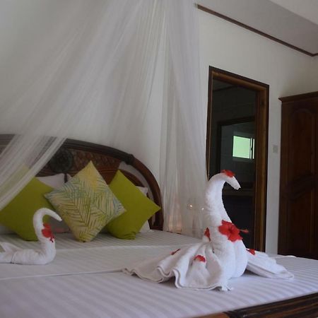 Chalet Bamboo Vert La Digue Luaran gambar