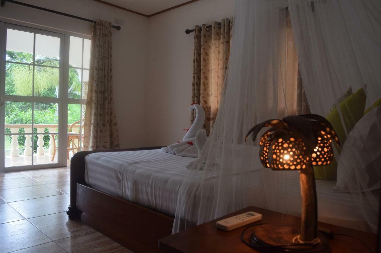 Chalet Bamboo Vert La Digue Luaran gambar